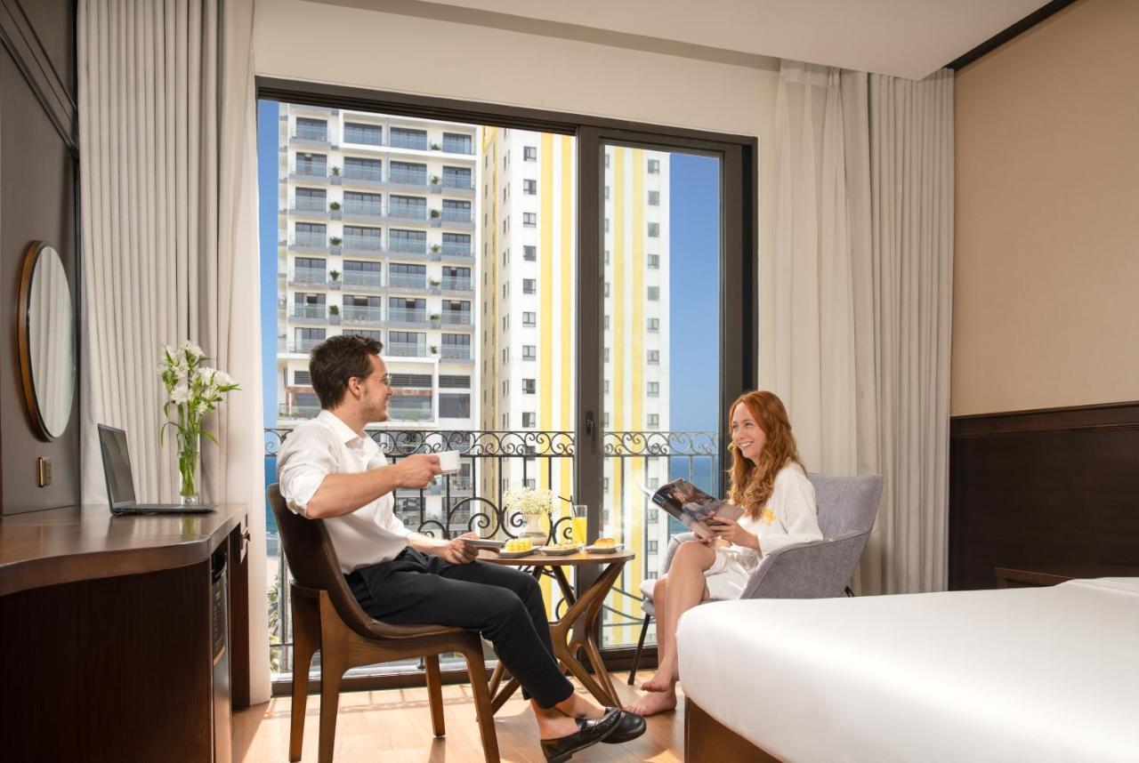 Golden Lotus Hotel Da Nang - Rooftop Bar Sea View מראה חיצוני תמונה