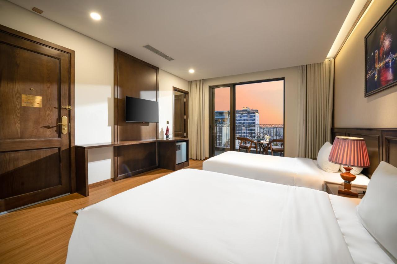 Golden Lotus Hotel Da Nang - Rooftop Bar Sea View מראה חיצוני תמונה